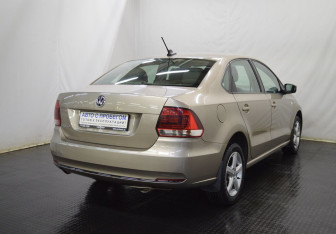 Подержанный автомобиль Volkswagen Polo Sedan 2017 года (5 фото)