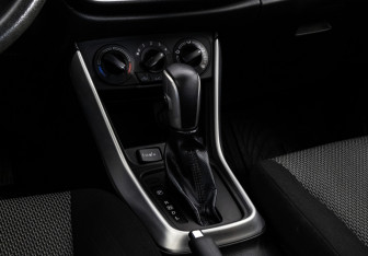 Подержанный автомобиль Suzuki SX4 Hatchback 2014 года (13 фото)