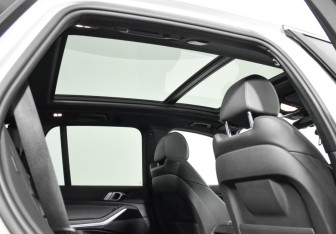 Подержанный автомобиль BMW X5 2020 года (17 фото)