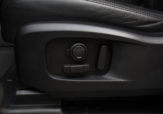 Подержанный автомобиль Land Rover Defender Suv 2020 года (18 фото)