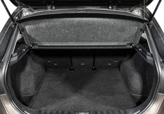 Подержанный автомобиль BMW X1 2011 года (16 фото)