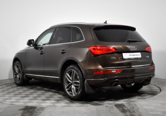 Подержанный автомобиль Audi Q5 2013 года (7 фото)