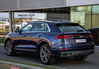 Подержанный автомобиль Audi Q8 2019 года (7 фото)