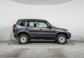 Подержанный автомобиль Chevrolet Niva 2020 года (4 фото)