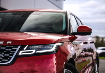 Подержанный автомобиль Land Rover Range Rover Velar 2020 года (2 фото)