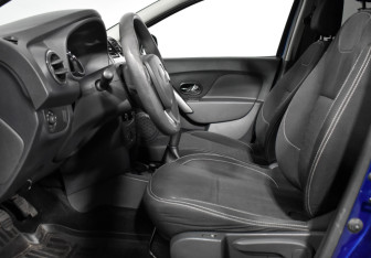 Подержанный автомобиль Renault Logan Sedan 2014 года (10 фото)