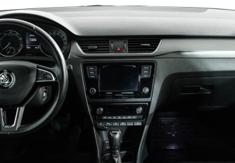 Подержанный автомобиль Skoda Rapid Liftback 2019 года (14 фото)