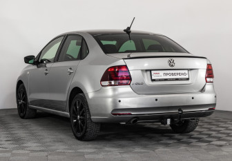 Подержанный автомобиль Volkswagen Polo Sedan 2017 года (7 фото)