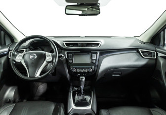 Подержанный автомобиль Nissan Qashqai 2017 года (13 фото)