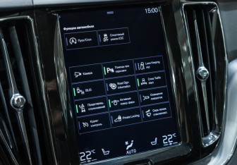 Подержанный автомобиль Volvo XC60 2018 года (23 фото)