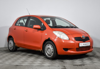 Подержанный автомобиль Toyota Yaris Hatchback 2006 года (3 фото)