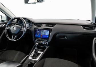 Подержанный автомобиль Skoda Octavia Liftback 2013 года (9 фото)