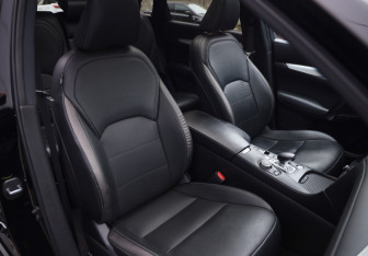 Подержанный автомобиль Infiniti QX50 2018 года (24 фото)