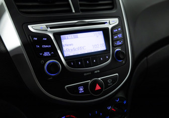 Подержанный автомобиль Hyundai Solaris Hatchback 2013 года (15 фото)