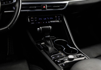 Подержанный автомобиль Kia K5 2020 года (17 фото)