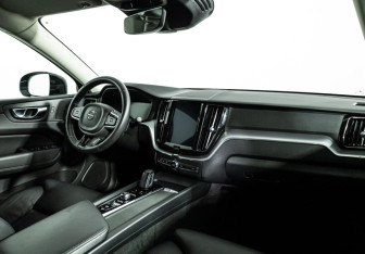 Подержанный автомобиль Volvo XC60 2019 года (9 фото)