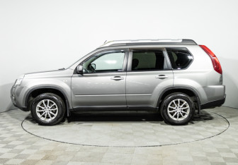 Подержанный автомобиль Nissan X-Trail 2013 года (8 фото)