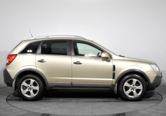 Подержанный автомобиль Opel Antara 2010 года (4 фото)