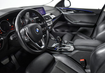 Подержанный автомобиль BMW X4 2019 года (9 фото)