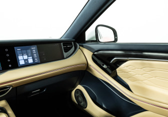 Подержанный автомобиль Voyah Free 2023 года (20 фото)