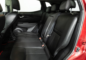 Подержанный автомобиль Nissan Qashqai 2014 года (10 фото)