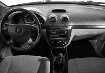 Подержанный автомобиль Chevrolet Lacetti Wagon 2010 года (13 фото)