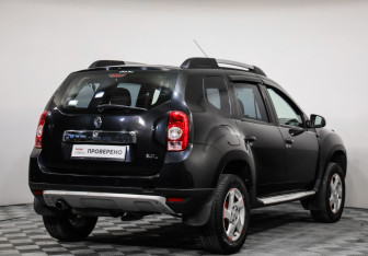 Подержанный автомобиль Renault Duster 2014 года (5 фото)