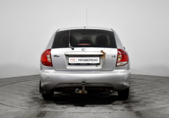 Подержанный автомобиль Kia Rio Wagon 2005 года (6 фото)