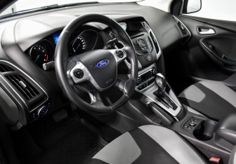 Подержанный автомобиль Ford Focus Sedan 2014 года (9 фото)