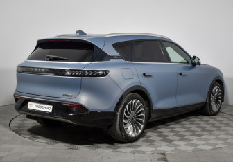 Подержанный автомобиль Voyah Free 2023 года (5 фото)