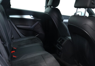 Подержанный автомобиль Audi Q5 2020 года (21 фото)