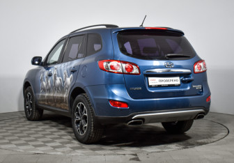 Подержанный автомобиль Hyundai Santa Fe 2011 года (7 фото)