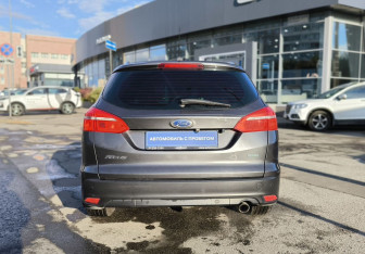 Подержанный автомобиль Ford Focus Wagon 2017 года (5 фото)