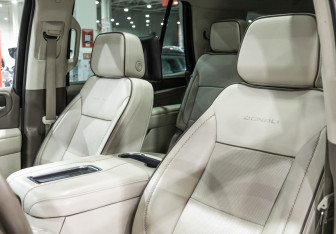 Подержанный автомобиль GMC Yukon 2022 года (16 фото)