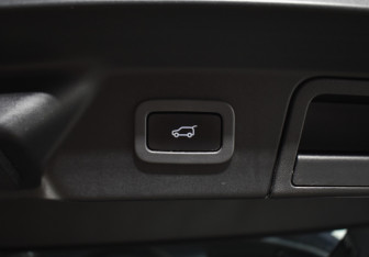 Подержанный автомобиль Land Rover Range Rover Velar 2018 года (20 фото)