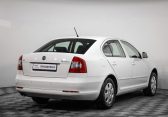 Подержанный автомобиль Skoda Octavia Liftback 2012 года (4 фото)