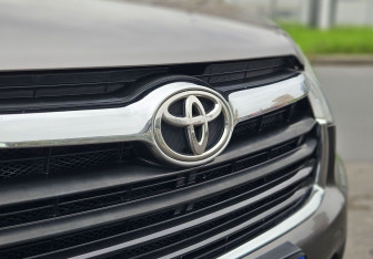 Подержанный автомобиль Toyota Highlander 2015 года (9 фото)