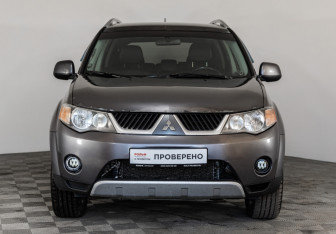 Подержанный автомобиль Mitsubishi Outlander 2006 года (2 фото)