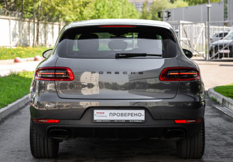 Подержанный автомобиль Porsche Macan 2018 года (7 фото)