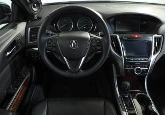 Подержанный автомобиль Acura TLX 2014 года (10 фото)