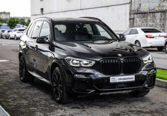 Подержанный автомобиль BMW X5 2020 года (5 фото)