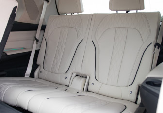 Подержанный автомобиль BMW X7 2019 года (18 фото)