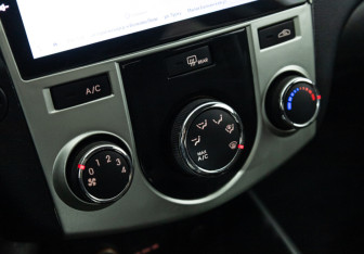 Подержанный автомобиль Kia Cerato Sedan 2011 года (17 фото)