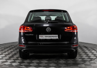 Подержанный автомобиль Volkswagen Touareg 2012 года (6 фото)