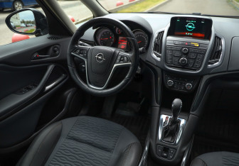 Подержанный автомобиль Opel Zafira Compactvan 2014 года (10 фото)