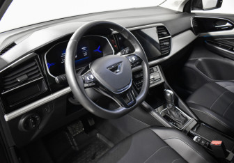 Подержанный автомобиль Jetta VS7 2023 года (9 фото)