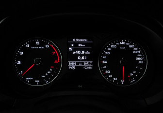 Подержанный автомобиль Audi A3 Sedan 2020 года (12 фото)