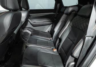 Подержанный автомобиль Geely Okavango 2024 года (10 фото)