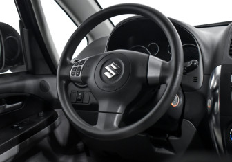 Подержанный автомобиль Suzuki SX4 Hatchback 2012 года (15 фото)