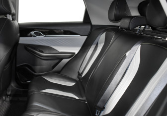 Подержанный автомобиль Geely Coolray 2023 года (12 фото)